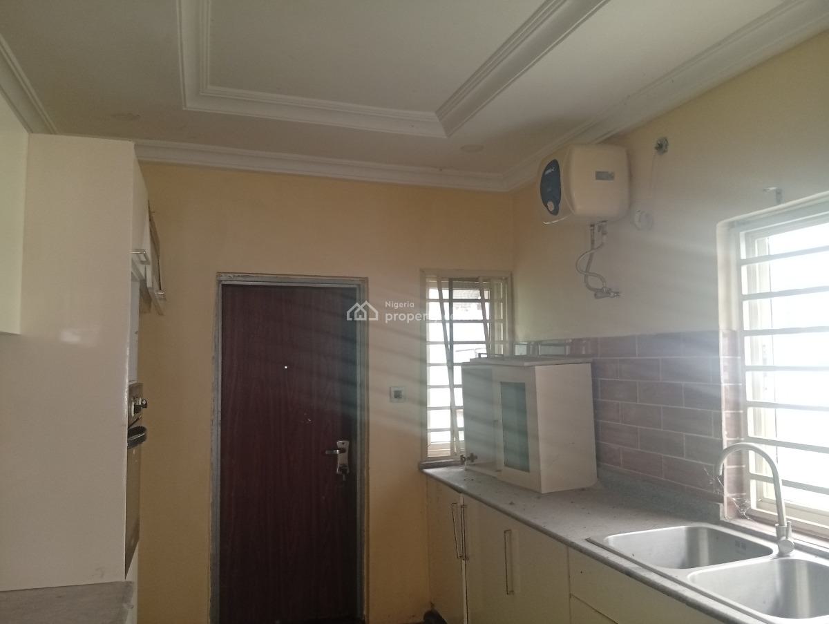 Distress 4 Bedrooms Semi Detached Duplex with 2 Room Bq, Sapphire Garden Estate, Awoyaya, Ibeju Lekki, Lagos, Semi-detached Duplex for Sale
