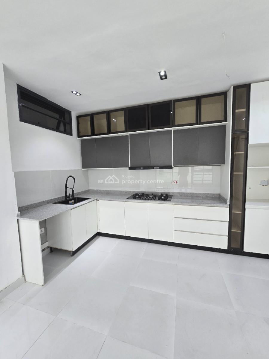 2 Bedroom Luxury Apartment, Ologolo, Lekki, Lagos, Flat / Apartment for Sale