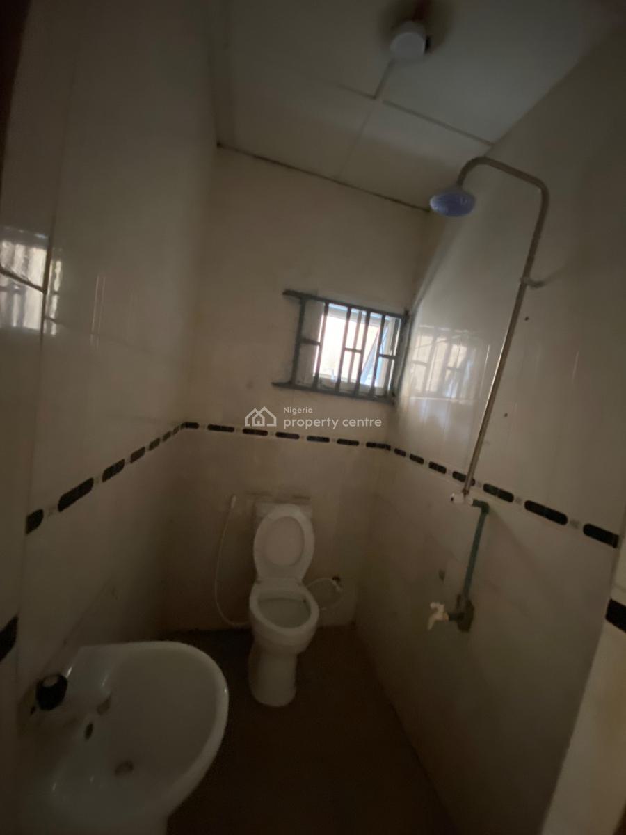 Sharp and Spacious 2 Bedroom Apartment, United Estate Sangotedo Ajah, Sangotedo, Ajah, Lagos, Flat / Apartment for Rent