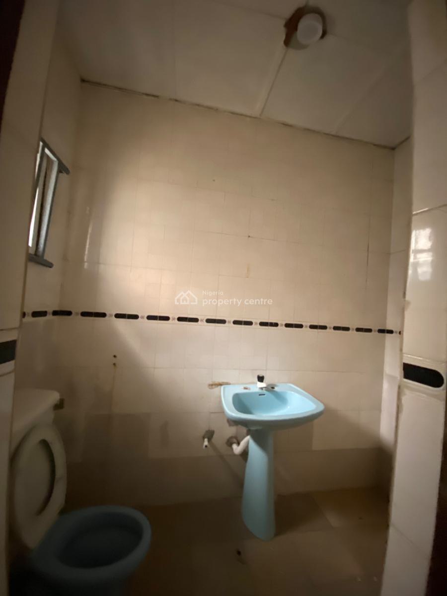 Sharp and Spacious 2 Bedroom Apartment, United Estate Sangotedo Ajah, Sangotedo, Ajah, Lagos, Flat / Apartment for Rent