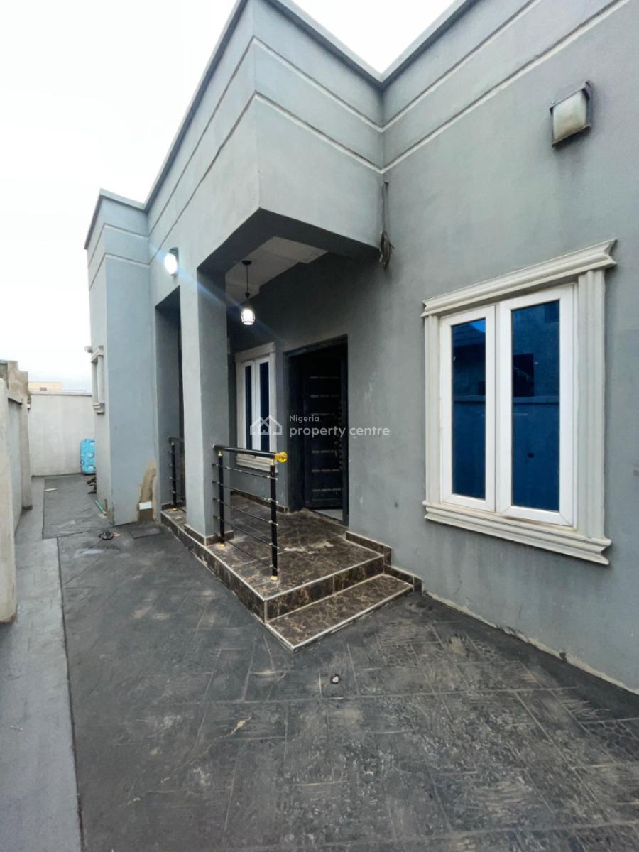 2 Bedroom Bungalow, Kolapo Ishola Gra, Akobo, Ibadan, Oyo, Terraced Bungalow for Rent
