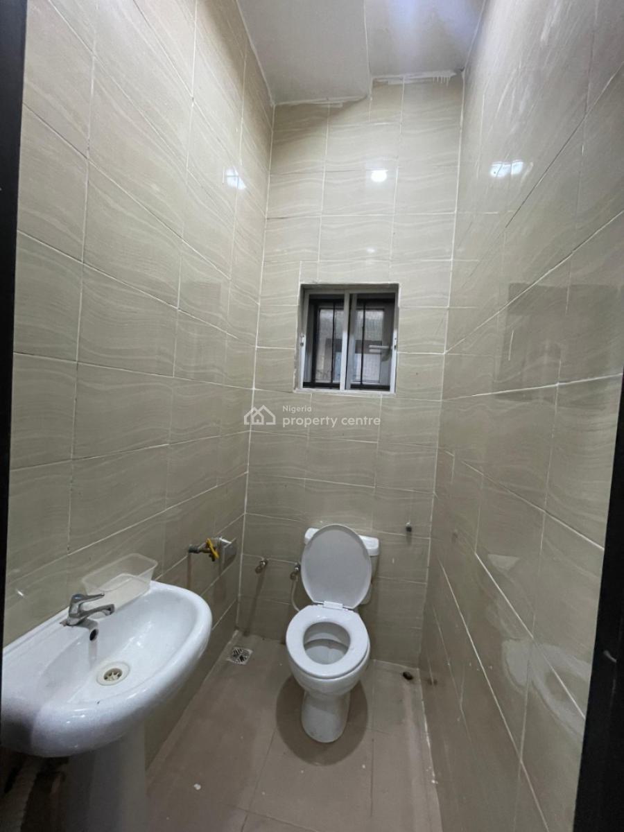 2 Bedroom Bungalow, Kolapo Ishola Gra, Akobo, Ibadan, Oyo, Terraced Bungalow for Rent