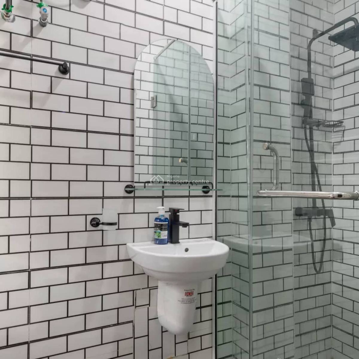 This Luxurious Ocean-view 2 Bedroom Ocean View Apartment in Sapphire T, Lekki Phase 1, Lekki, Lagos, Flat / Apartment Short Let