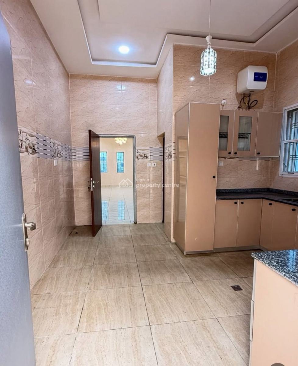 Serviced 4 Bedroom Terraced Duplex with a Room Bq, Jahi Gilmore, Jahi, Abuja, Semi-detached Duplex for Rent