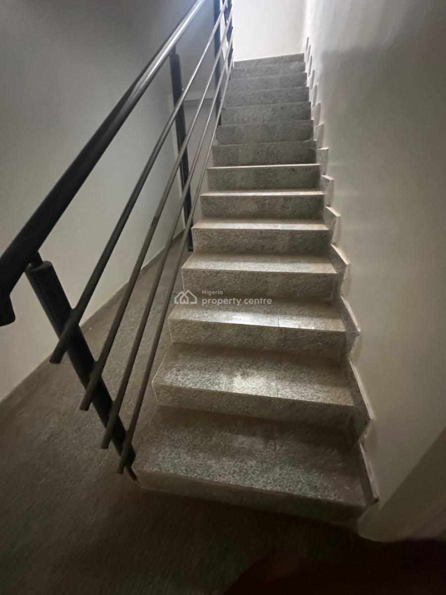 Well Renovated 8 Bedroom Duplex with Bq, Maitama District, Abuja, Detached Duplex for Rent