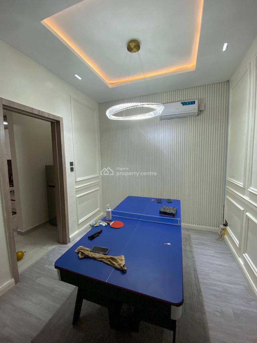 Spacious 2 Bedroom Flat with 3 Balconies  Comes with a Swimming Pool, Ikate Right, Ikate Elegushi, Lekki, Lagos, Flat / Apartment for Rent