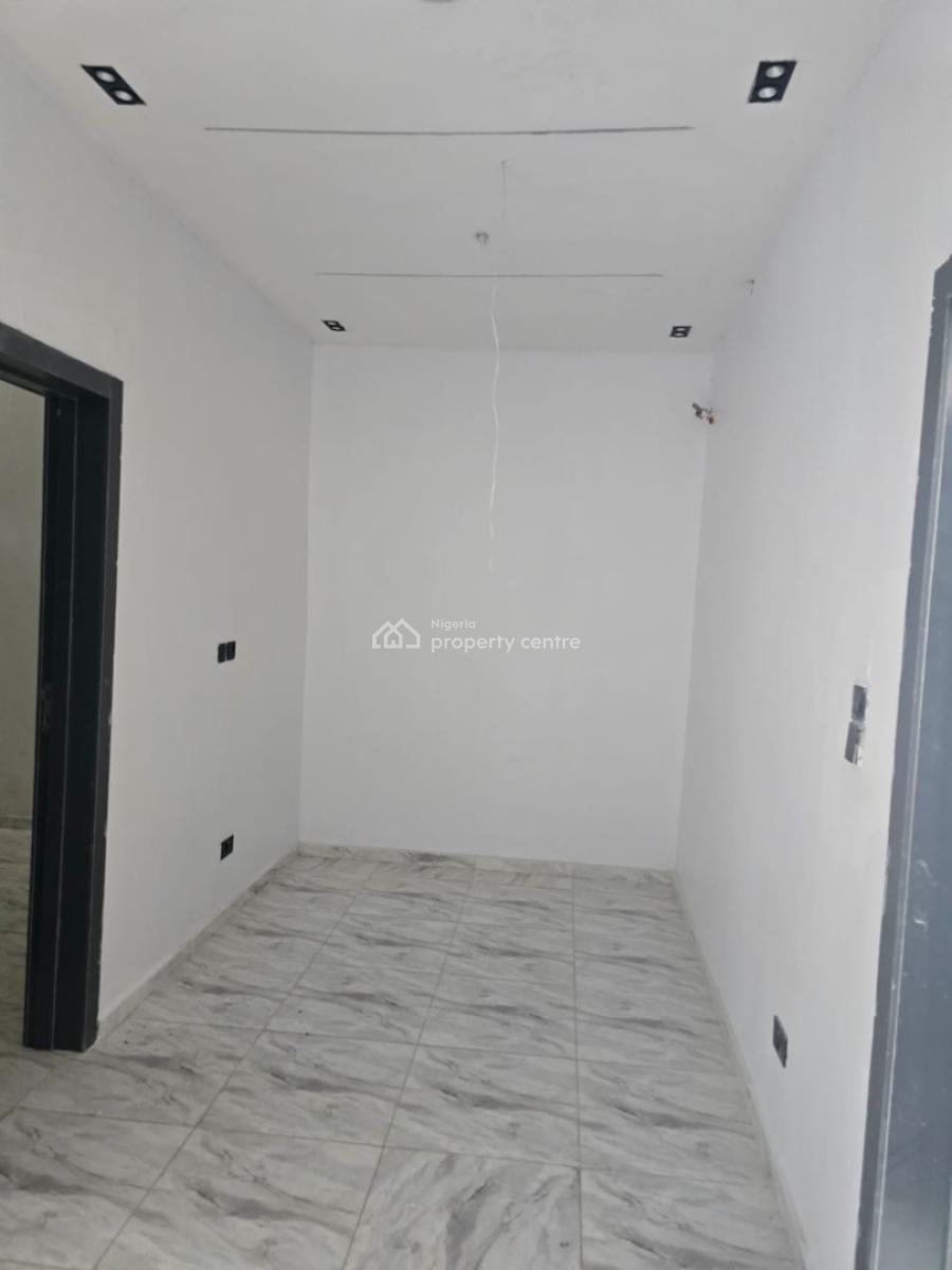 4 Bedroom Terrace with Bq -- Governors Consent, Ikota Gra Extension, Ikota, Lekki, Lagos, Terraced Duplex for Sale