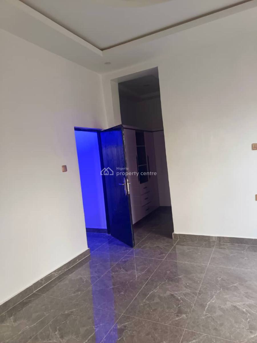 Luxury Spacious Brand New 3 Bedroom Apartment, Von Estate Road, Lugbe District, Abuja, Flat / Apartment for Rent
