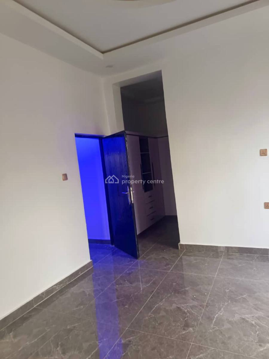 Luxury Spacious Brand New 3 Bedroom Apartment, Von Estate Road, Lugbe District, Abuja, Flat / Apartment for Rent
