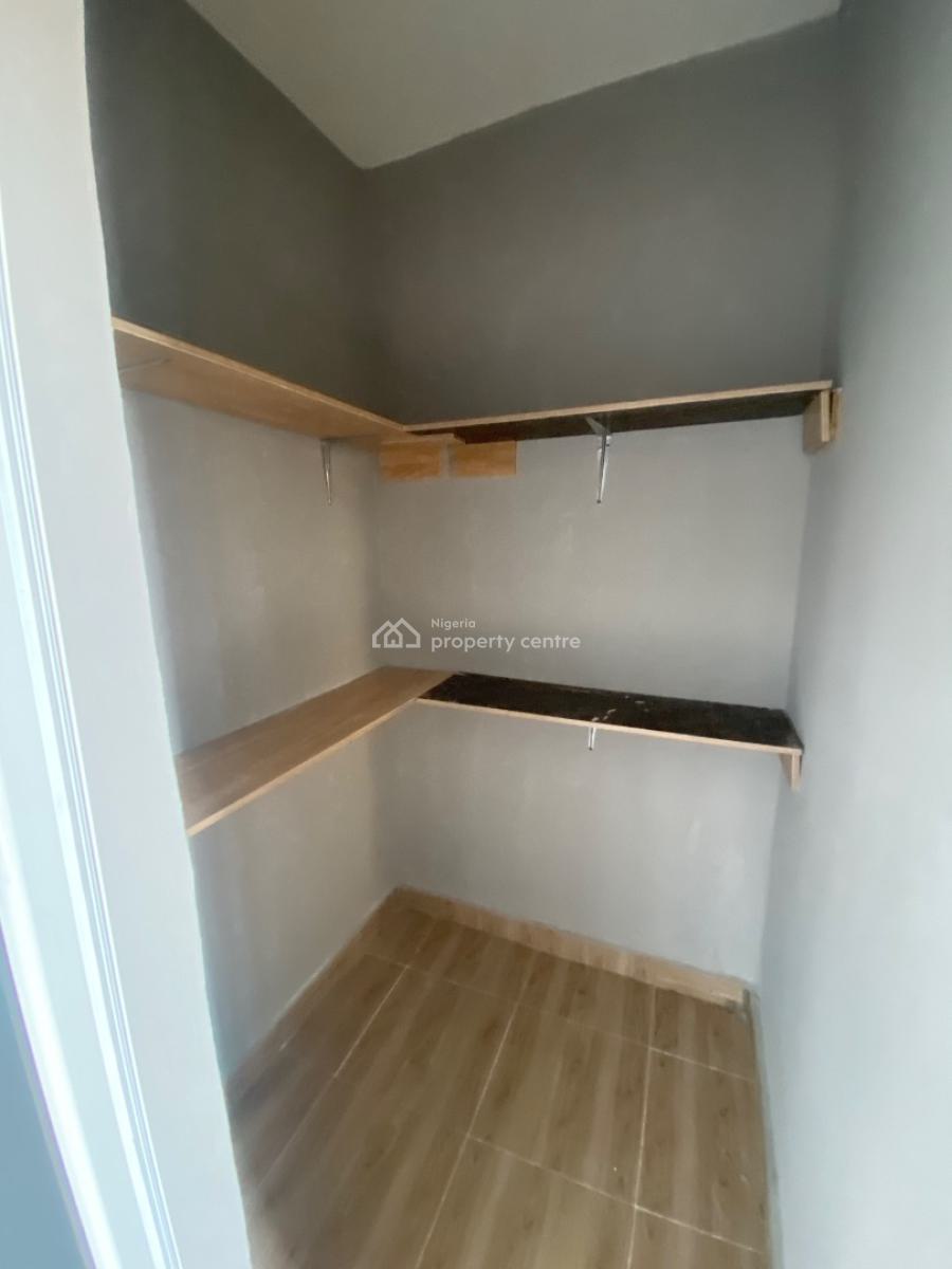 Magnificent 3 Bedroom Apartment Upstairs, Via Thera Annex Goodnews Extension, Ogombo, Ajah, Lagos, Flat / Apartment for Rent