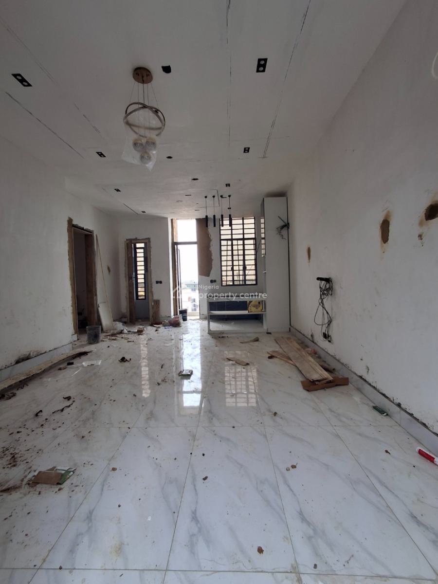 2 Bedroom Apartment with Spacious, Chevron Toll Gate, Lekki Phase 2, Lekki, Lagos, Block of Flats for Sale