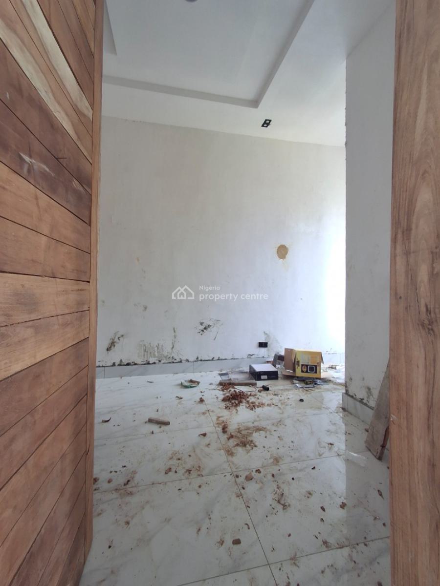 2 Bedroom Apartment with Spacious, Chevron Toll Gate, Lekki Phase 2, Lekki, Lagos, Block of Flats for Sale