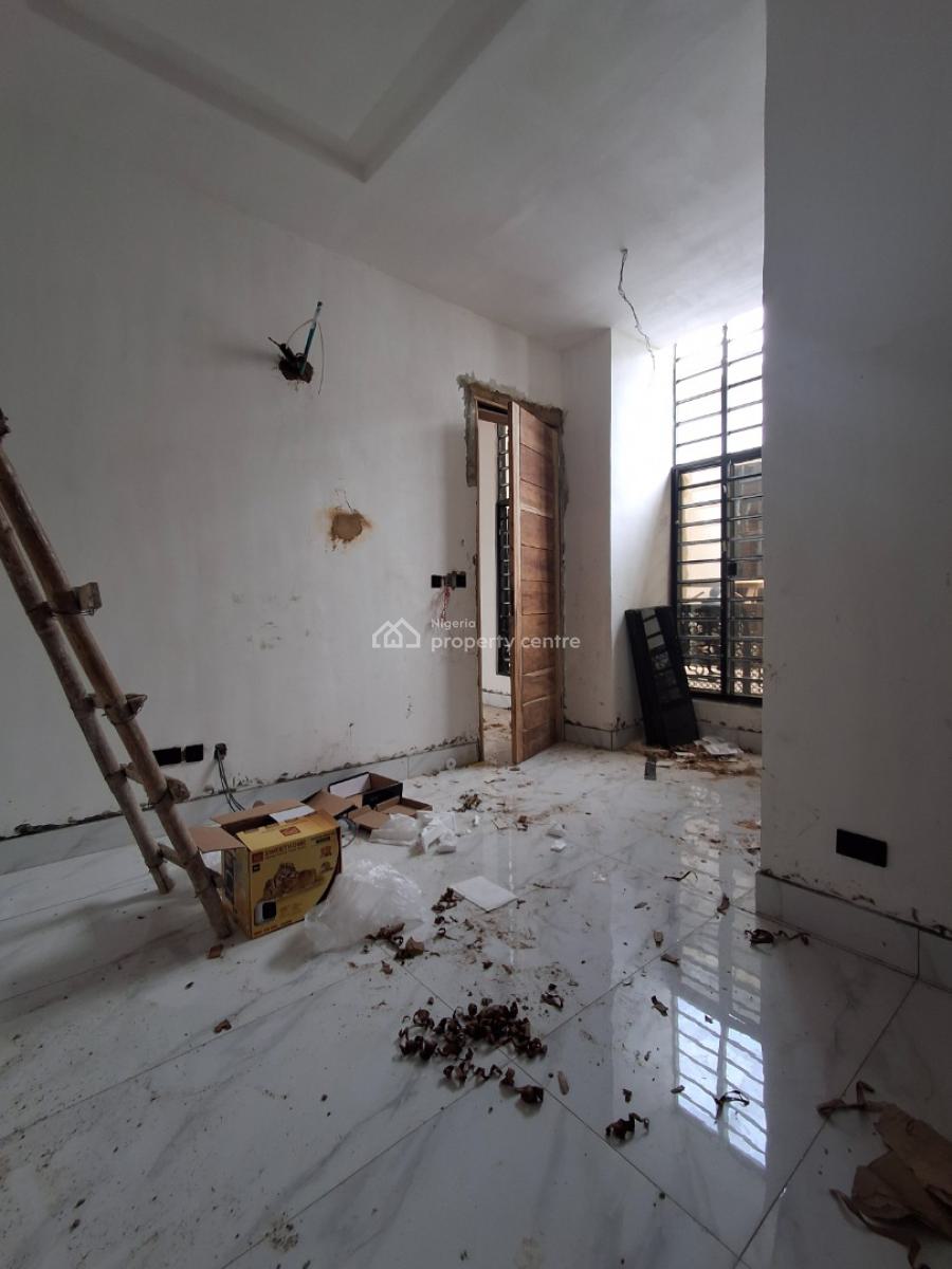 2 Bedroom Apartment with Spacious, Chevron Toll Gate, Lekki Phase 2, Lekki, Lagos, Block of Flats for Sale