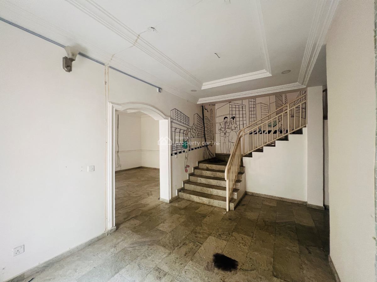 Massive 4 Bedroom Duplex with Bq, Lekki Phase 1, Lekki, Lagos, Semi-detached Duplex for Rent