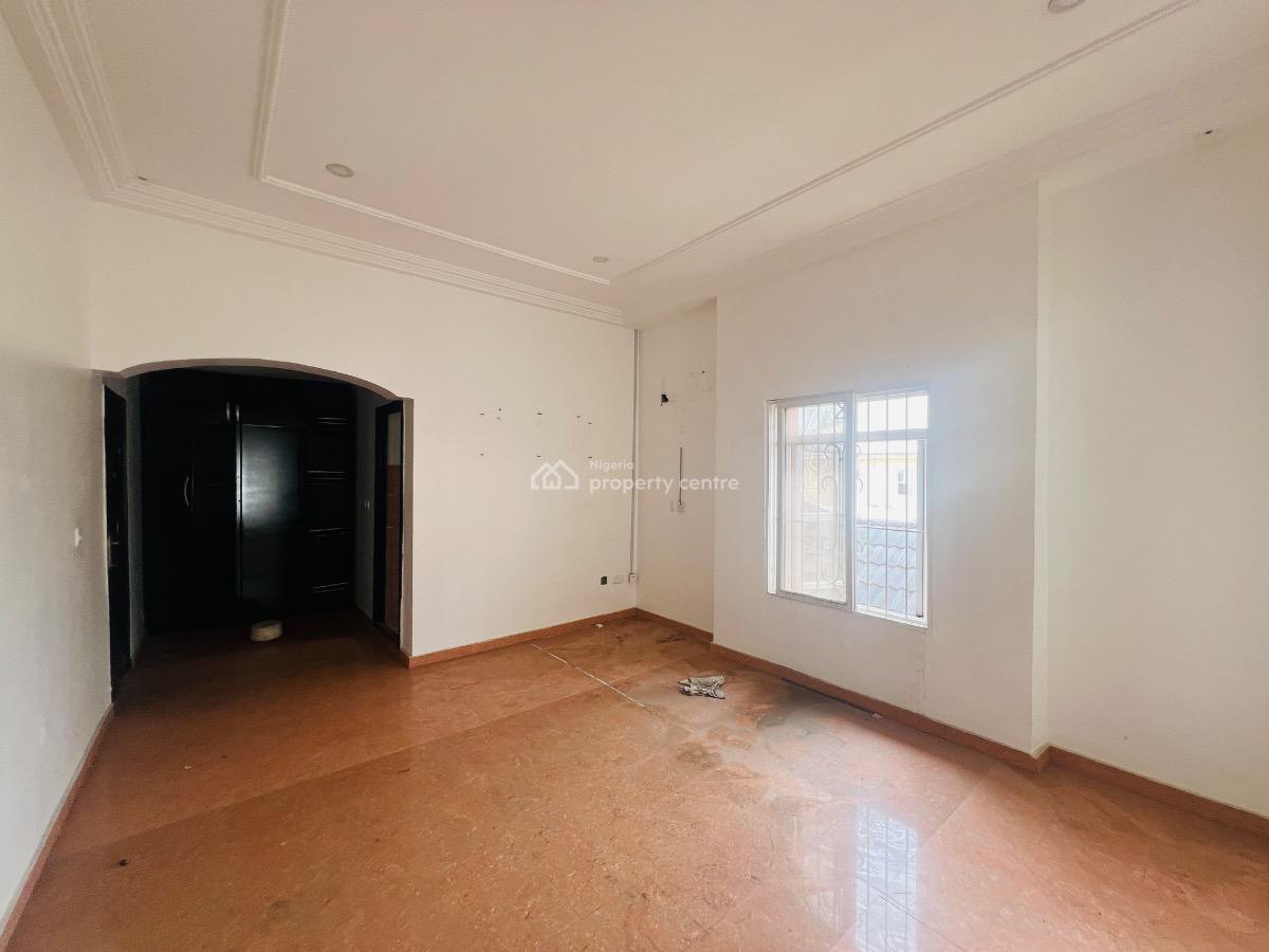 Massive 4 Bedroom Duplex with Bq, Lekki Phase 1, Lekki, Lagos, Semi-detached Duplex for Rent