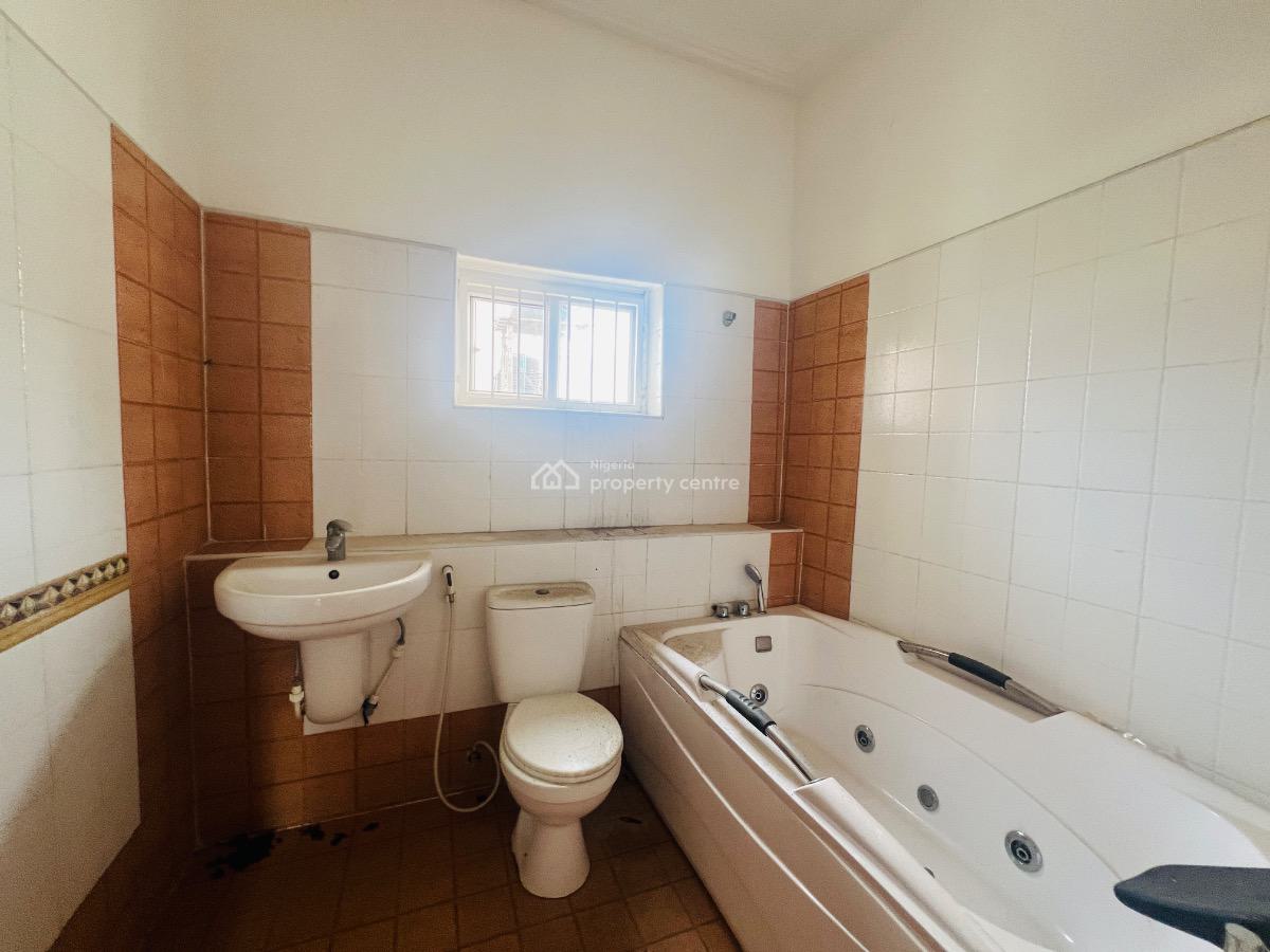 Massive 4 Bedroom Duplex with Bq, Lekki Phase 1, Lekki, Lagos, Semi-detached Duplex for Rent