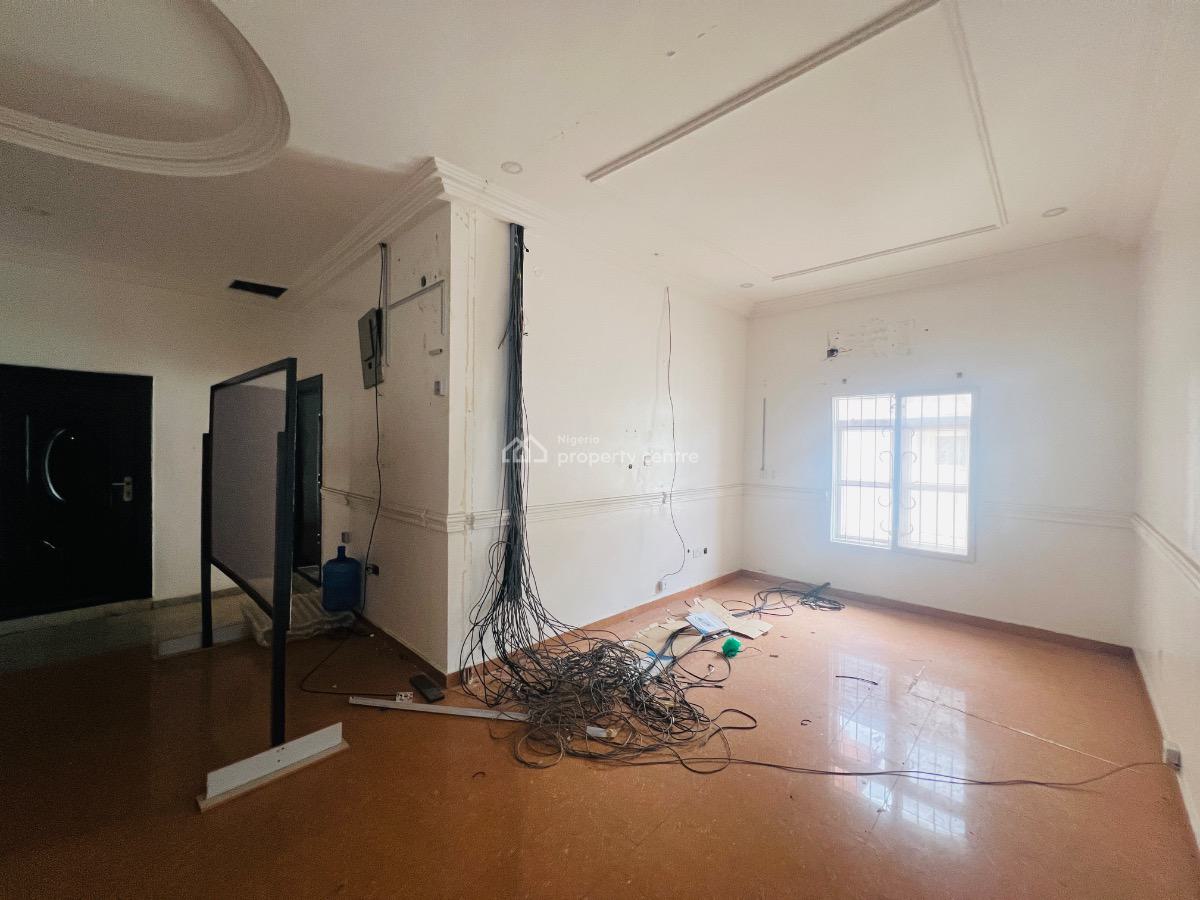 Massive 4 Bedroom Duplex with Bq, Lekki Phase 1, Lekki, Lagos, Semi-detached Duplex for Rent
