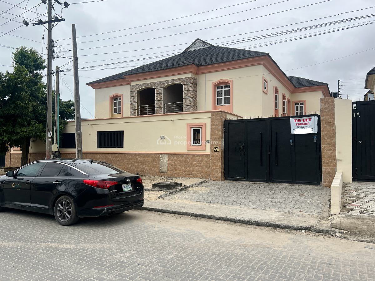 Massive 4 Bedroom Duplex with Bq, Lekki Phase 1, Lekki, Lagos, Semi-detached Duplex for Rent