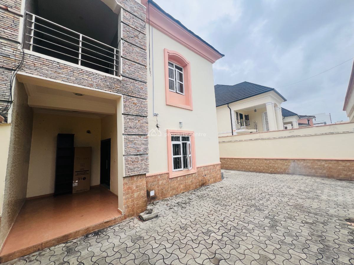 Massive 4 Bedroom Duplex with Bq, Lekki Phase 1, Lekki, Lagos, Semi-detached Duplex for Rent