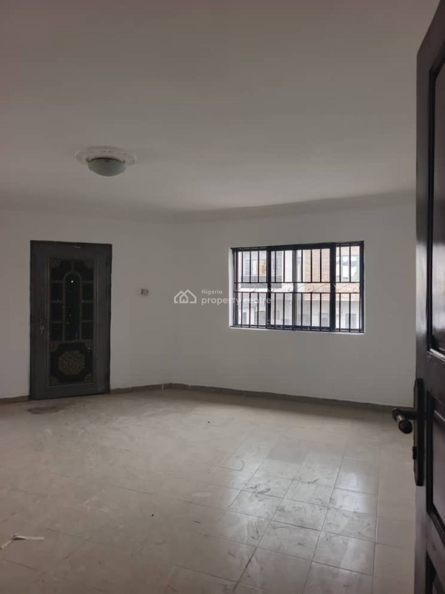 5 Bedroom Semi, Omole Phase 1, Ikeja, Lagos, Semi-detached Duplex for Rent