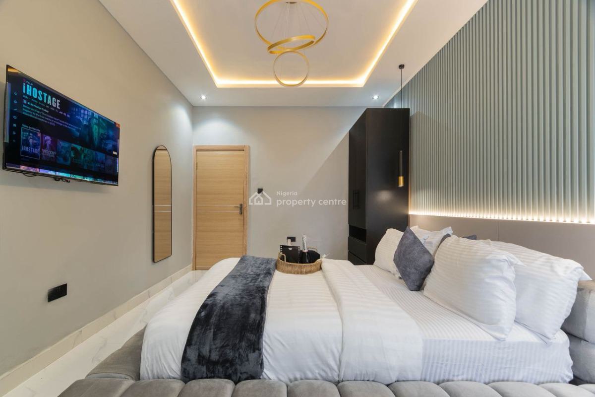 Spacious 1 Bedroom Apartment with Ps5 & Snooker, Off Admiralty (very Close to Evercare Hospital), Lekki Phase 1, Lekki, Lagos, Flat / Apartment Short Let