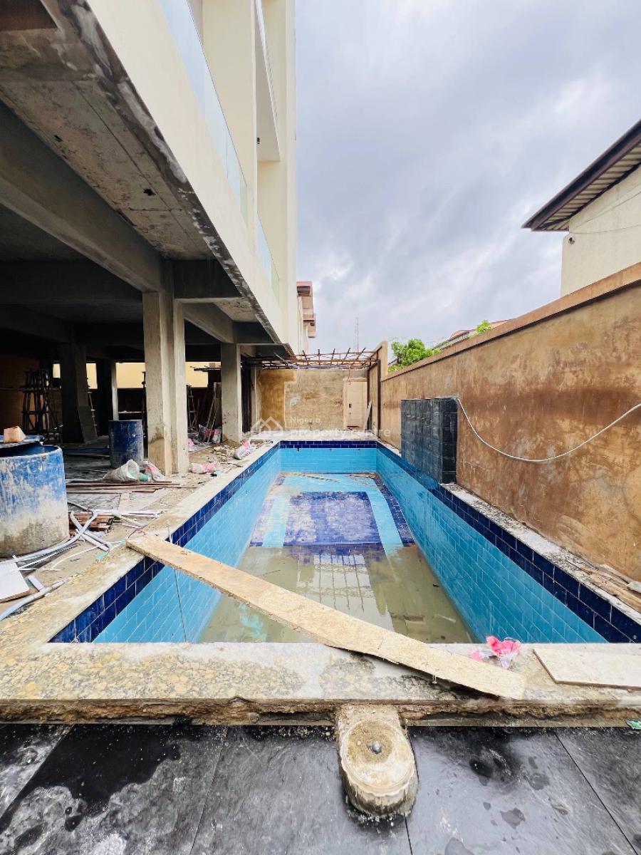 3 Bedroom Apartment, Comes with Elevator ,pool & Gym, in a Gated and Secured Estate, Lekki Phase 1, Lekki, Lagos, Block of Flats for Sale