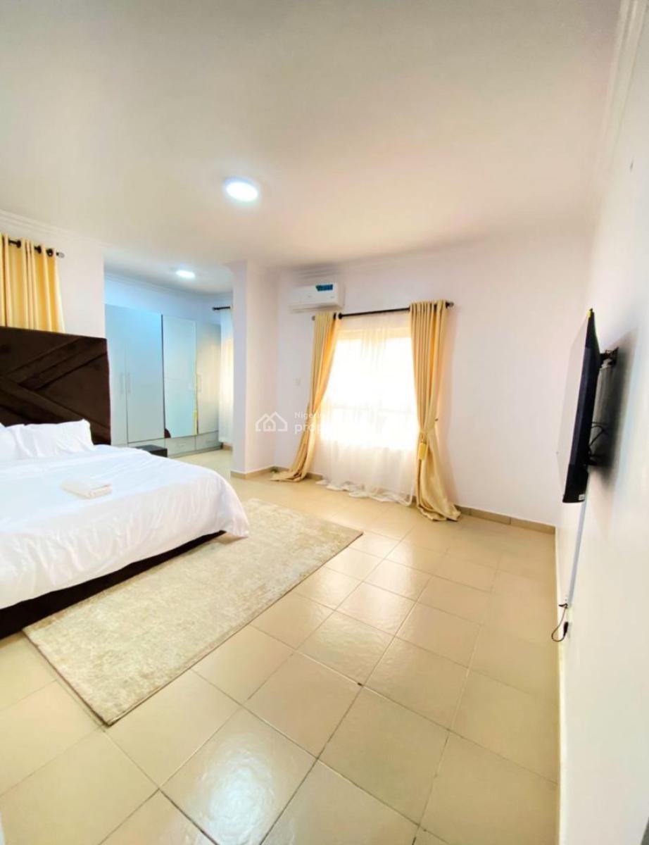 Exquisite 3 Bedroom Apartment, Cardogan Estate, Osapa, Lekki, Lagos, Flat / Apartment Short Let