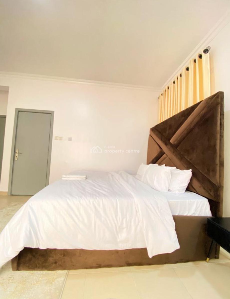 Exquisite 3 Bedroom Apartment, Cardogan Estate, Osapa, Lekki, Lagos, Flat / Apartment Short Let