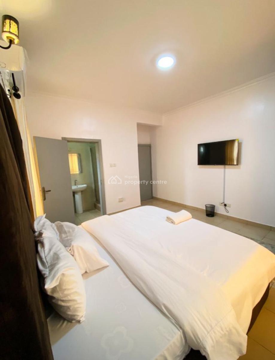 Exquisite 3 Bedroom Apartment, Cardogan Estate, Osapa, Lekki, Lagos, Flat / Apartment Short Let