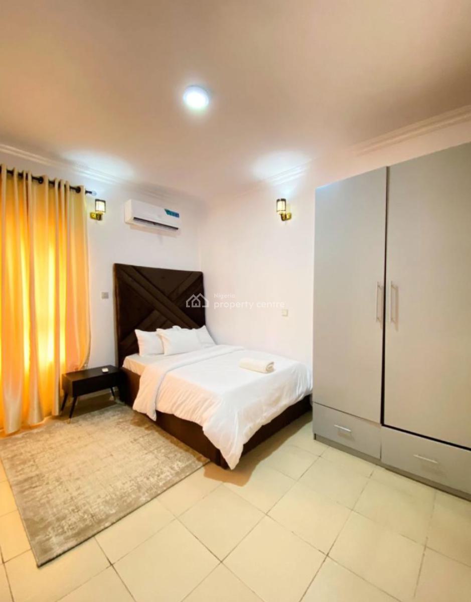 Exquisite 3 Bedroom Apartment, Cardogan Estate, Osapa, Lekki, Lagos, Flat / Apartment Short Let