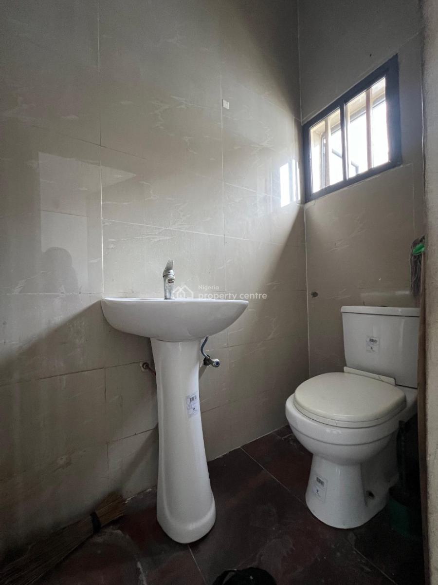 Standard Single Room in a Duplex Shared Apartment, Chevron, Lekki, Lagos, Self Contain (single Rooms) for Rent