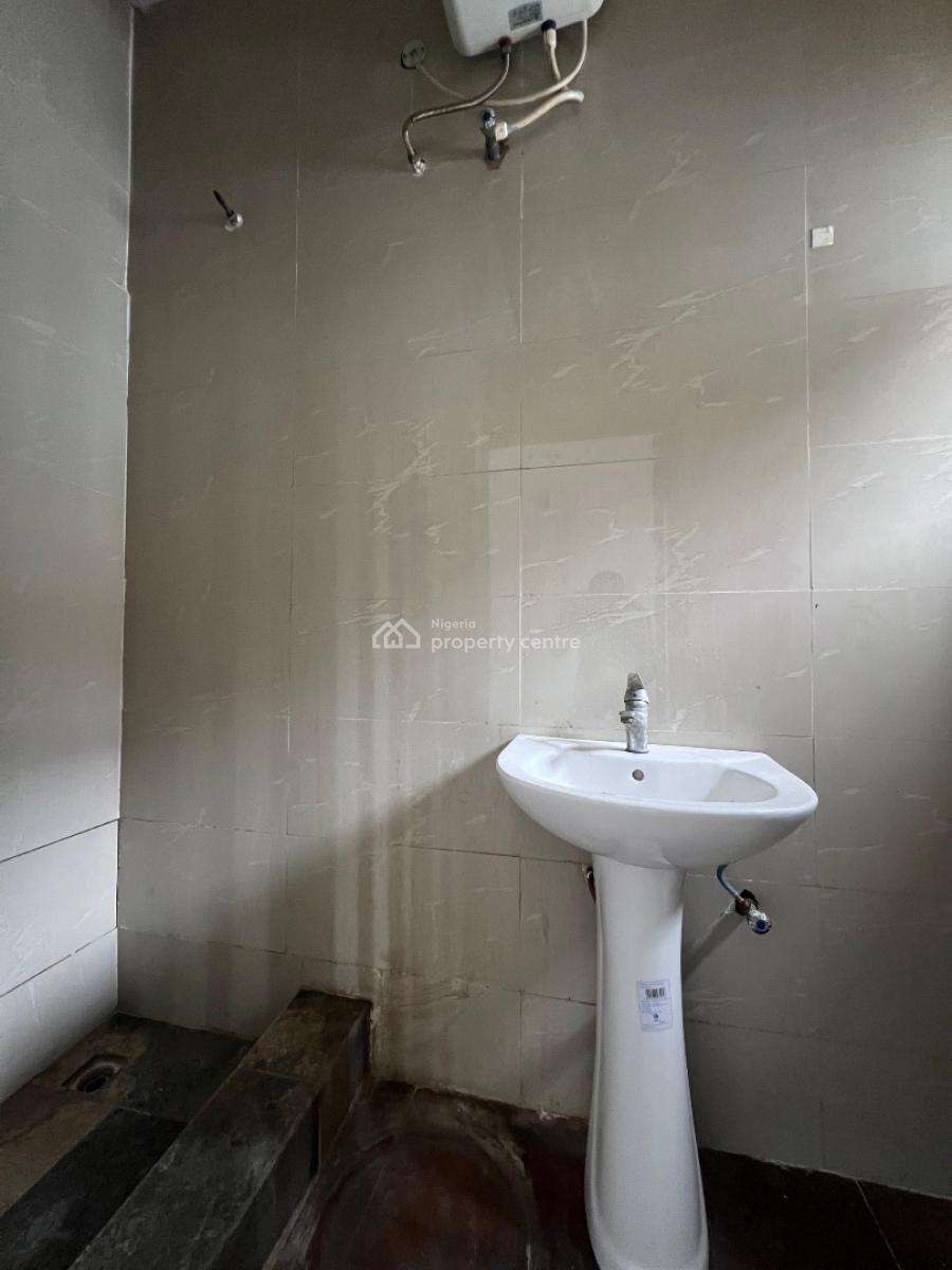 Standard Single Room in a Duplex Shared Apartment, Chevron, Lekki, Lagos, Self Contain (single Rooms) for Rent