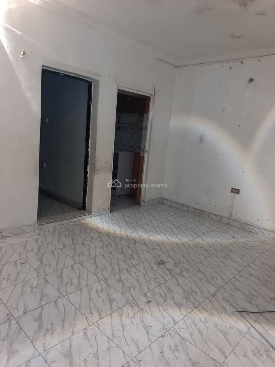 Miniflat with Car Park Available, Alagomeji, Yaba, Lagos, Mini Flat (room and Parlour) for Rent