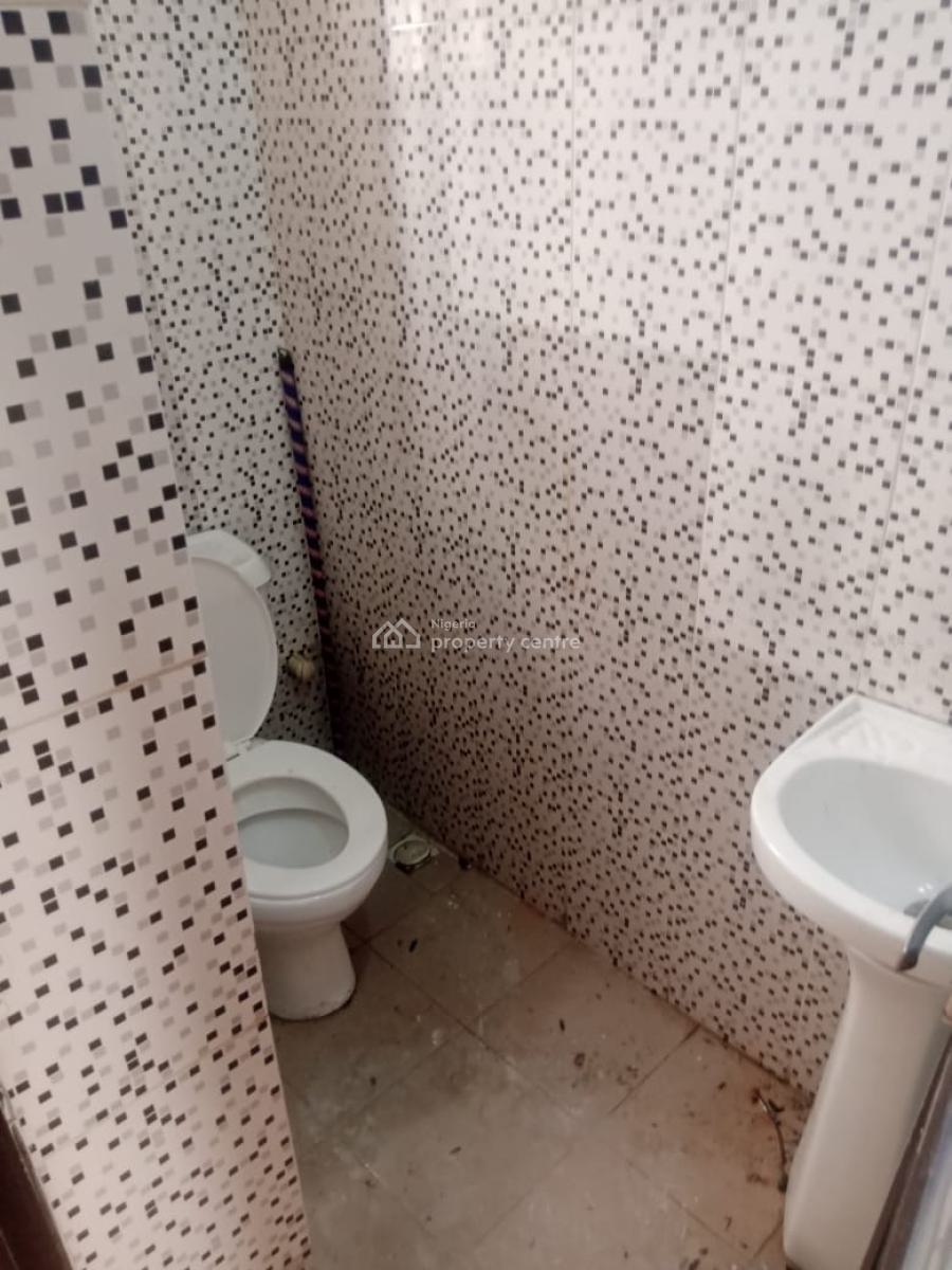 a Standard Room and Parlor, Mobil Road, Ilaje, Ajah, Lagos, Mini Flat (room and Parlour) for Rent