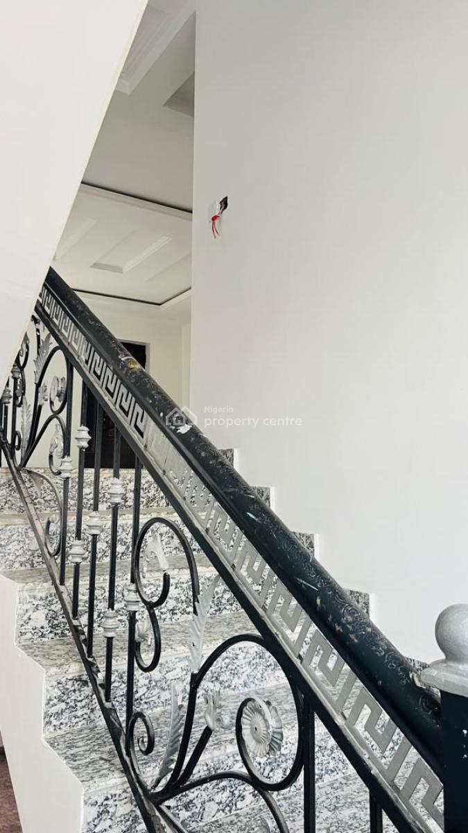 Exquisite Very Spacious 4 Bedroom Terrace + Bq, Jibowu, Yaba, Lagos, Terraced Duplex for Sale