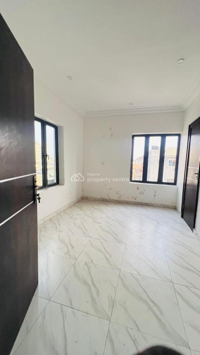 Exquisite Very Spacious 4 Bedroom Terrace + Bq, Jibowu, Yaba, Lagos, Terraced Duplex for Sale
