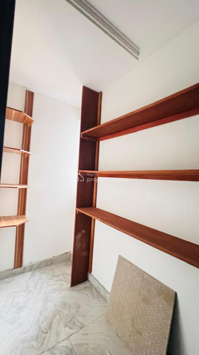 Exquisite Very Spacious 4 Bedroom Terrace + Bq, Jibowu, Yaba, Lagos, Terraced Duplex for Sale