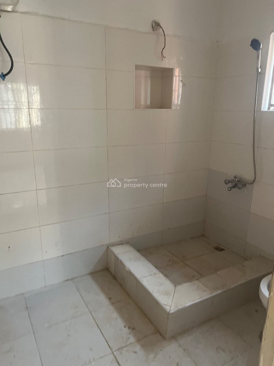 Nice 2 Bedroom Flat, Ground Floor, Tarred Road, Off Amino Kano, Wuse 2, Abuja, Flat / Apartment for Rent