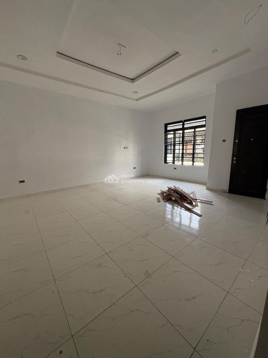 Standard Master Room Shared Apartment, Ocean Harbour Estate Orchid Road, Lafiaji, Lekki, Lagos, Flat / Apartment for Rent