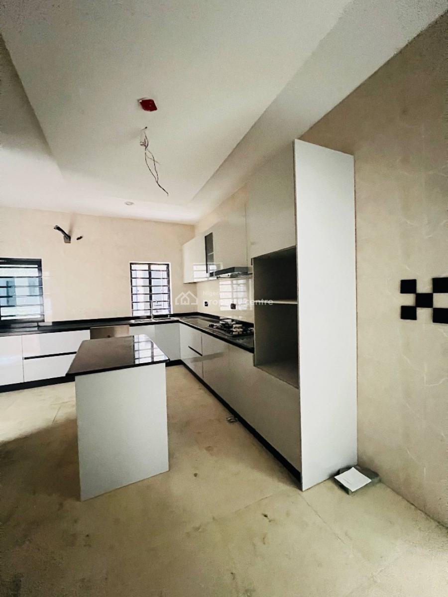 3 Bedroom Apartment + Bq, in a Gated and Secured Estate, Lekki Phase 1, Lekki, Lagos, Block of Flats for Sale