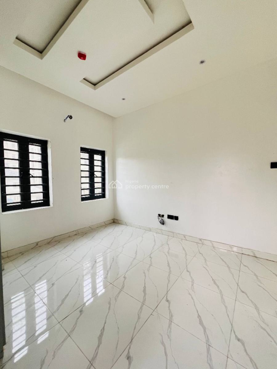 3 Bedroom Apartment + Bq, in a Gated and Secured Estate, Lekki Phase 1, Lekki, Lagos, Block of Flats for Sale