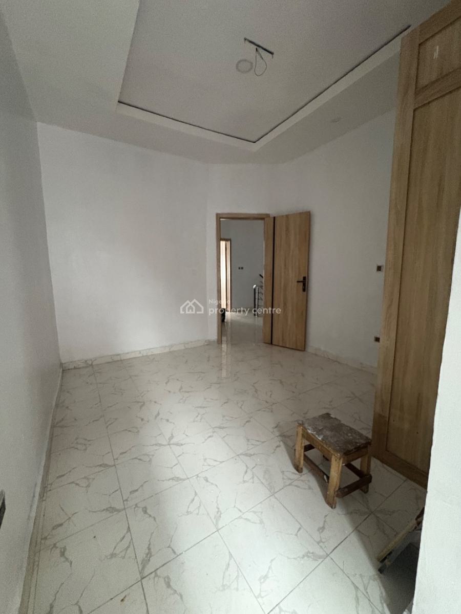 Single Room Shared Apartment Fully Serviced, Ocean Harbour Estate Orchid Lekki, Lafiaji, Lekki, Lagos, House for Rent