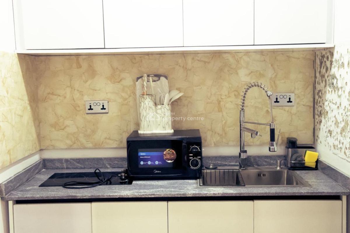 Fully Furnished 2 Bedroom Apartment, Brains and Hammers Estate Phase 3, Galadimawa, Abuja, Flat / Apartment Short Let