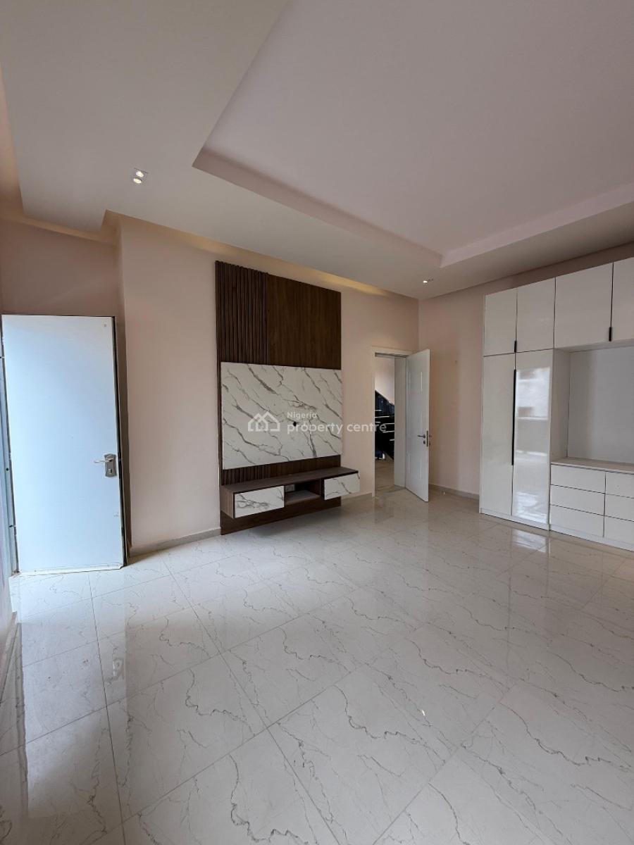 5bedroom Gated Tarrece Duplex Corner Piece Roof Top, Guzape, Guzape District, Abuja, Terraced Duplex for Rent