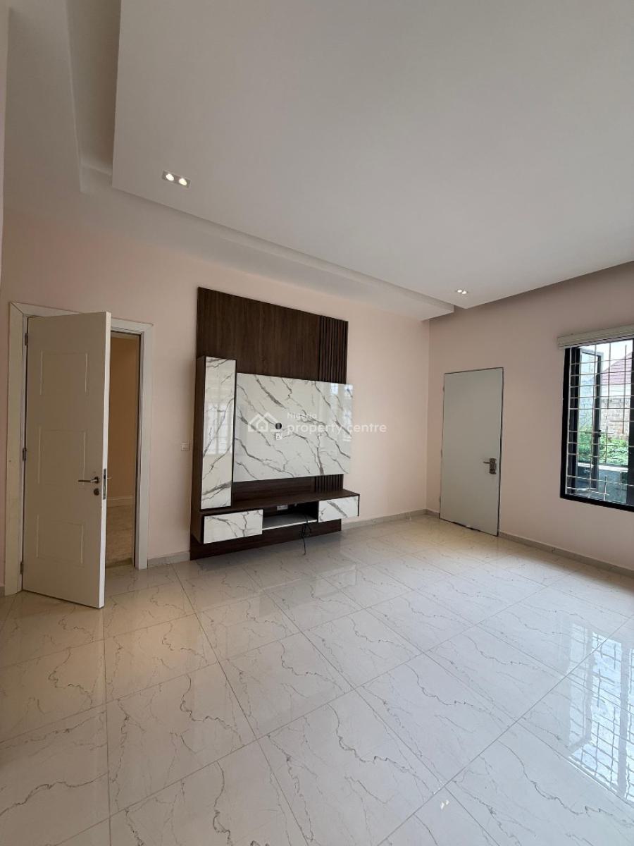 5bedroom Gated Tarrece Duplex Corner Piece Roof Top, Guzape, Guzape District, Abuja, Terraced Duplex for Rent