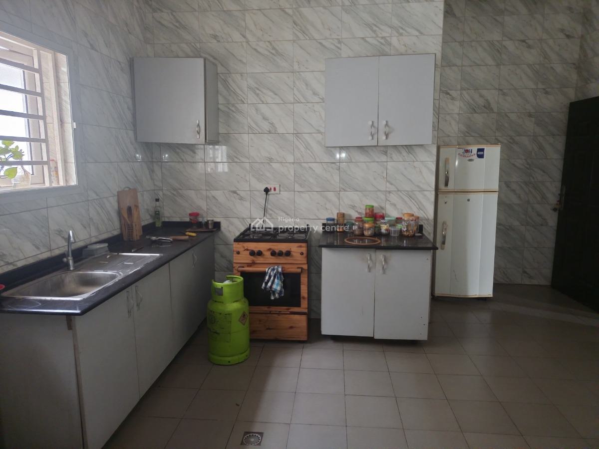 Specious 3 Bedroom Block of Flat, Main, Mabushi, Abuja, Flat / Apartment for Rent