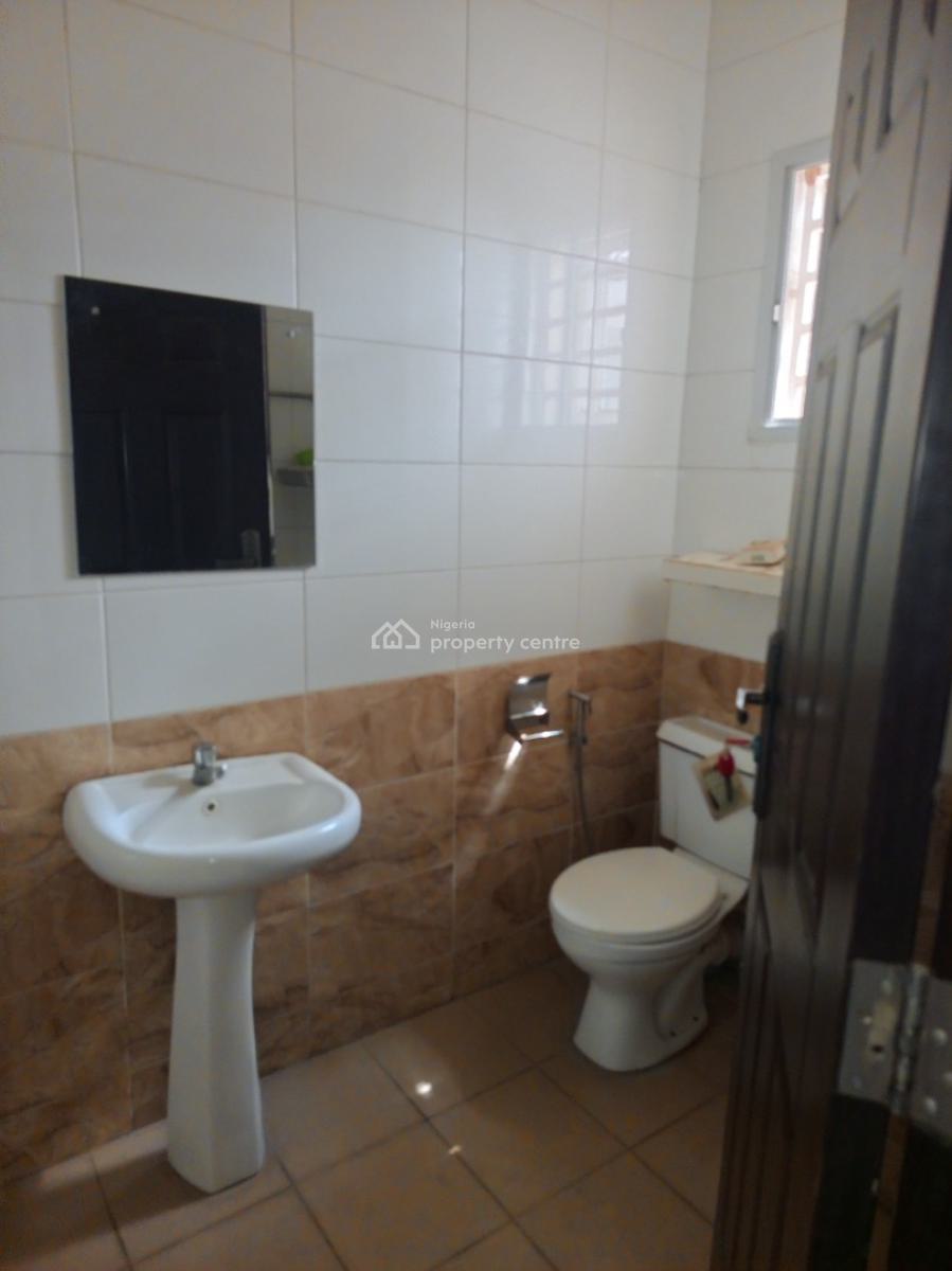 Specious 3 Bedroom Block of Flat, Main, Mabushi, Abuja, Flat / Apartment for Rent