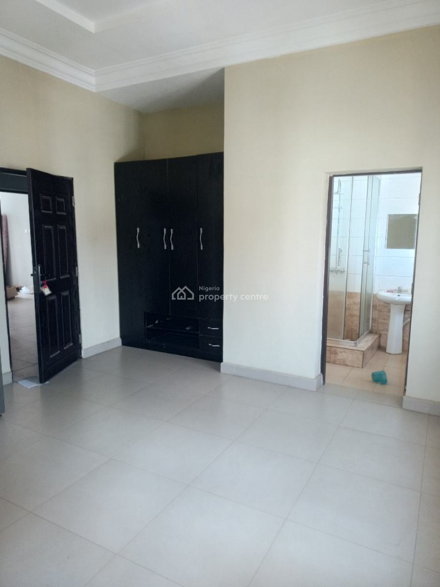 Specious 3 Bedroom Block of Flat, Main, Mabushi, Abuja, Flat / Apartment for Rent