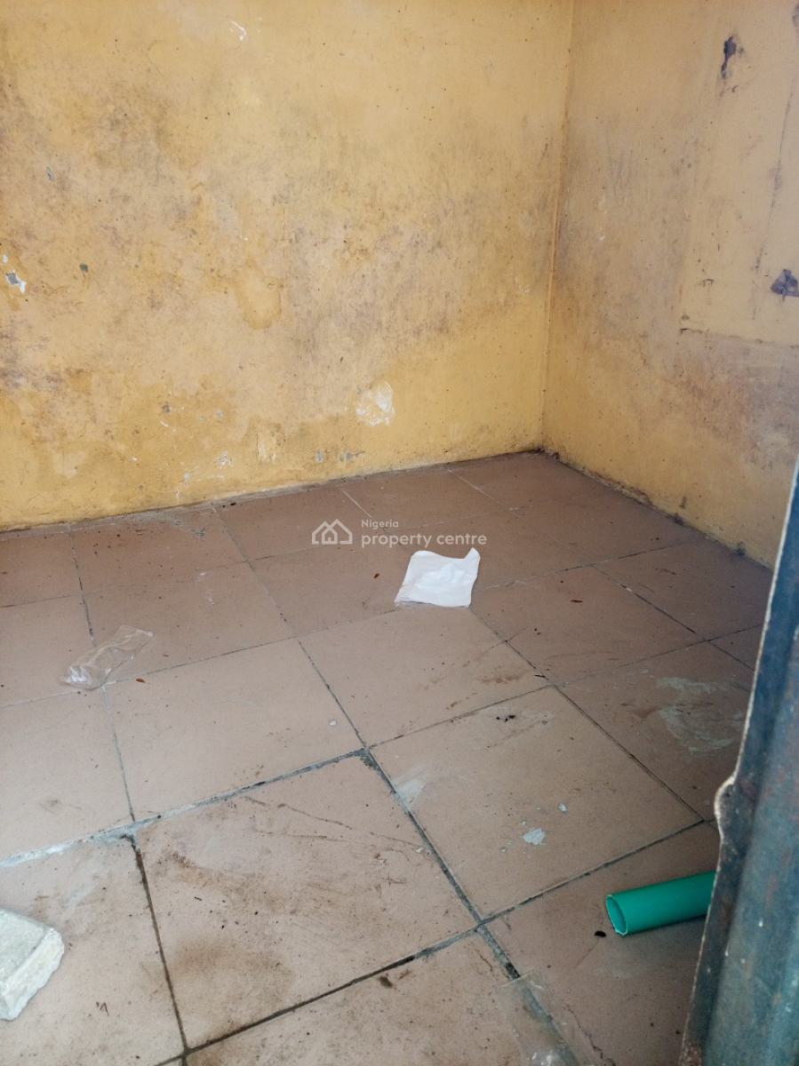 Boys Quarter, Off Mobil Road, Ilaje, Ajah, Lagos, Self Contain (single Rooms) for Rent