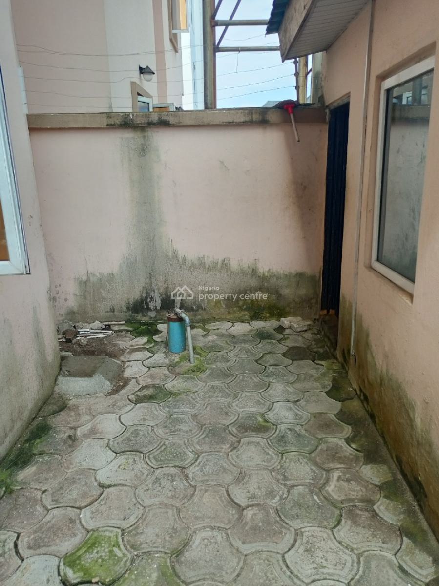 Boys Quarter, Off Mobil Road, Ilaje, Ajah, Lagos, Self Contain (single Rooms) for Rent